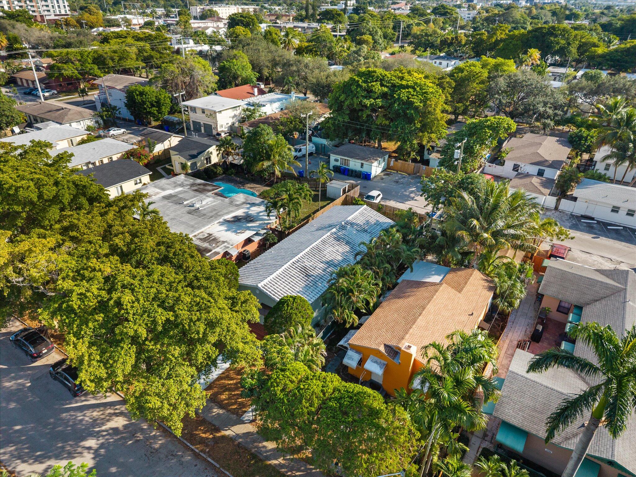 HOLLYWOOD - Residential Lease