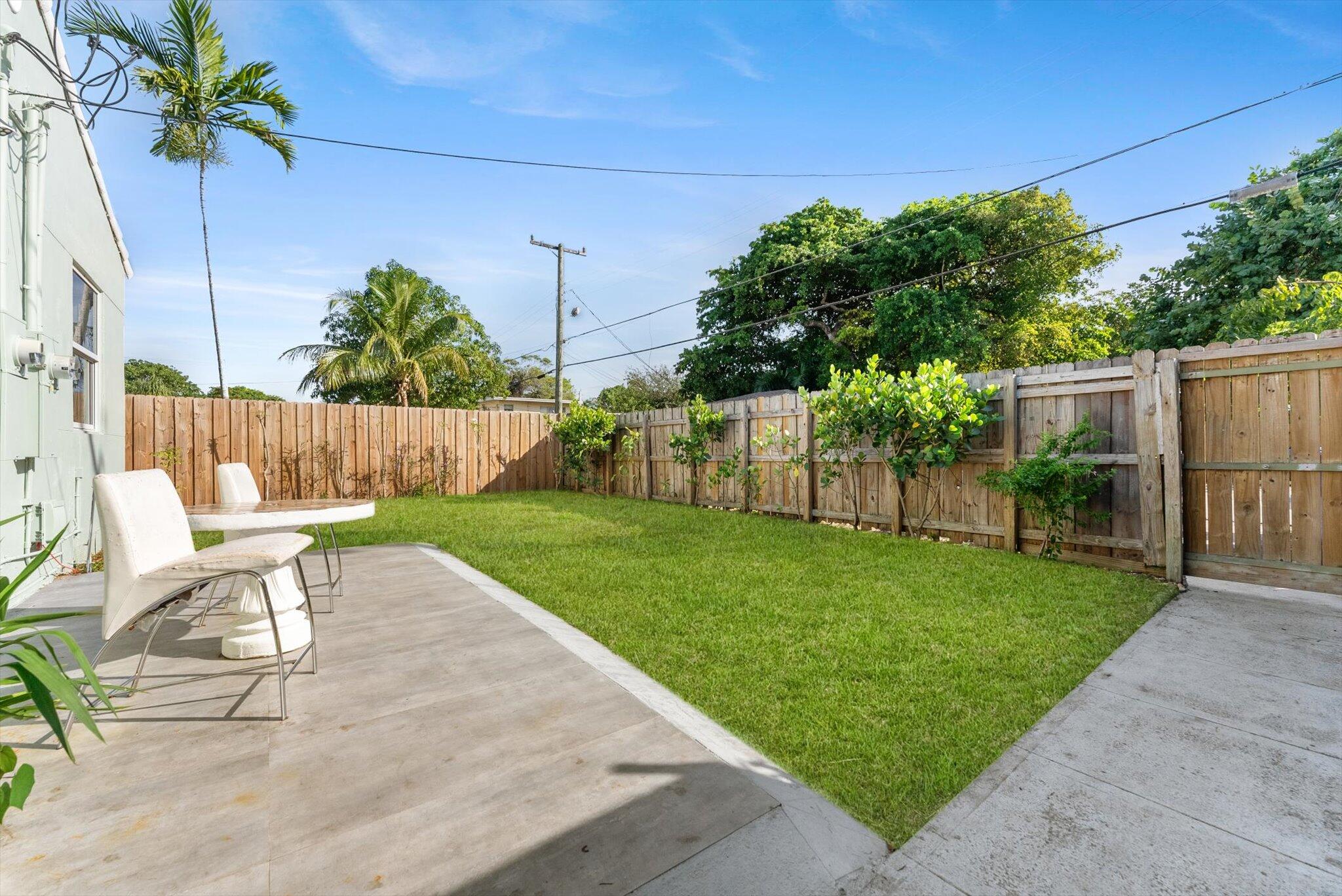 HOLLYWOOD - Residential Lease