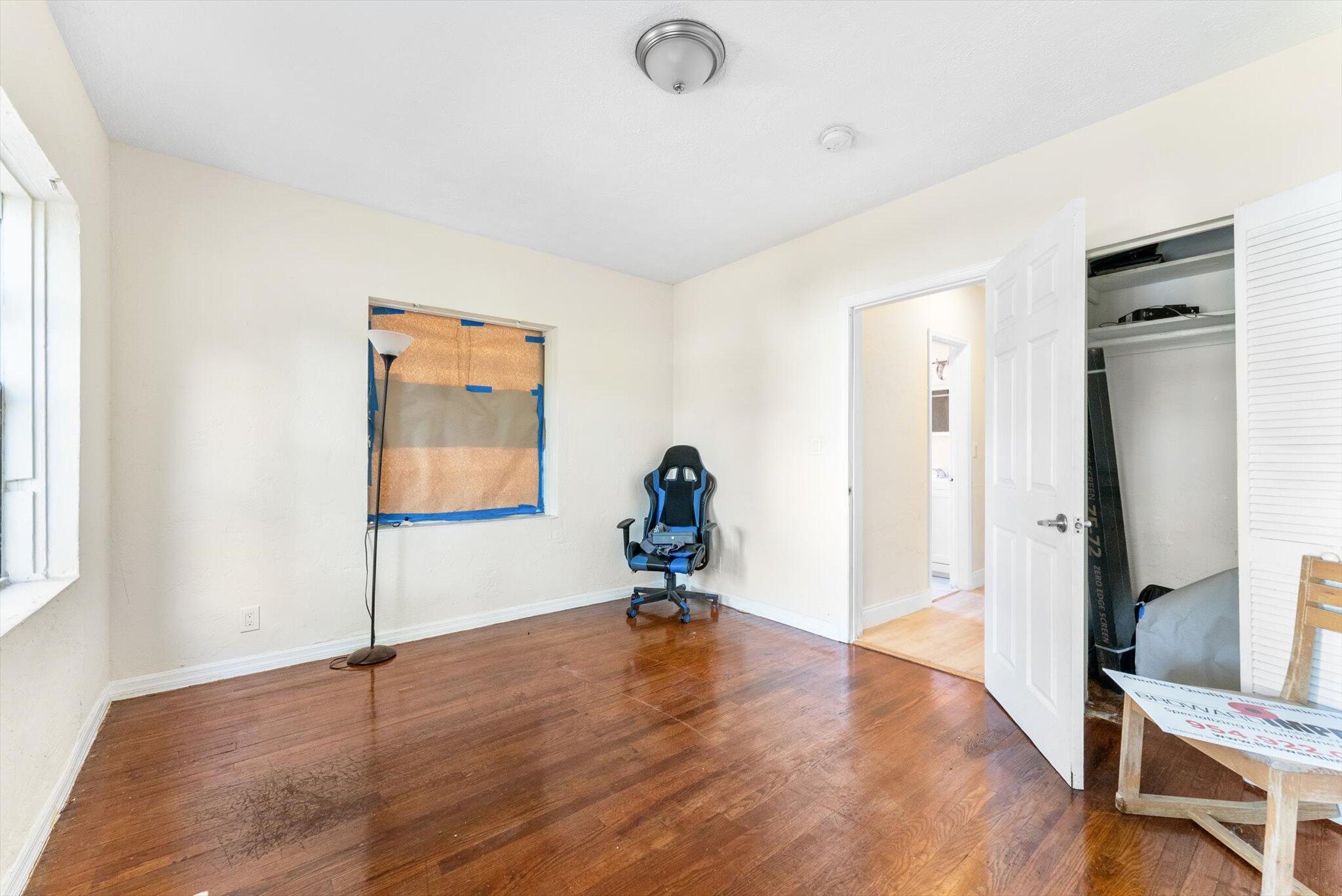 HOLLYWOOD - Residential Lease