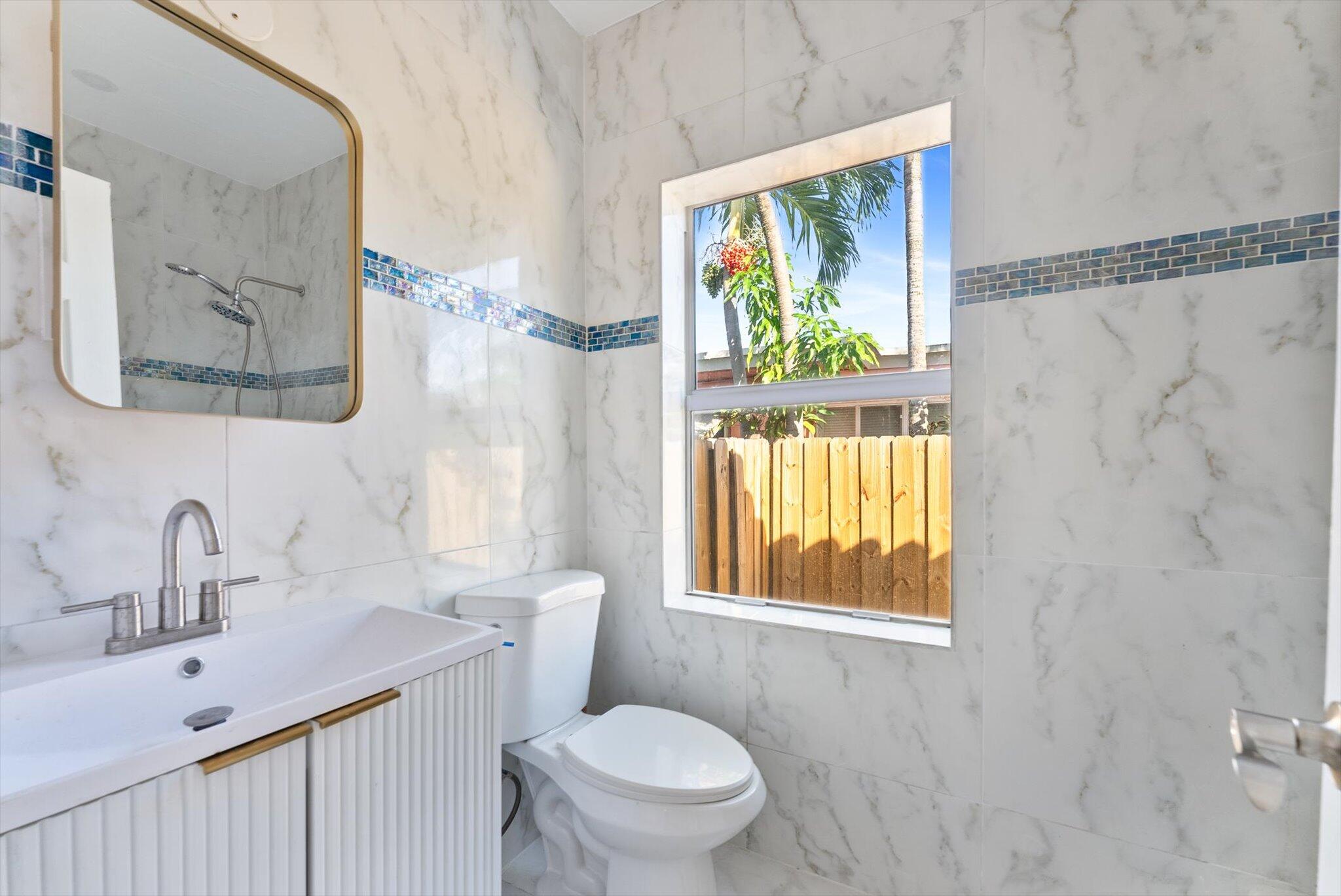 HOLLYWOOD - Residential Lease