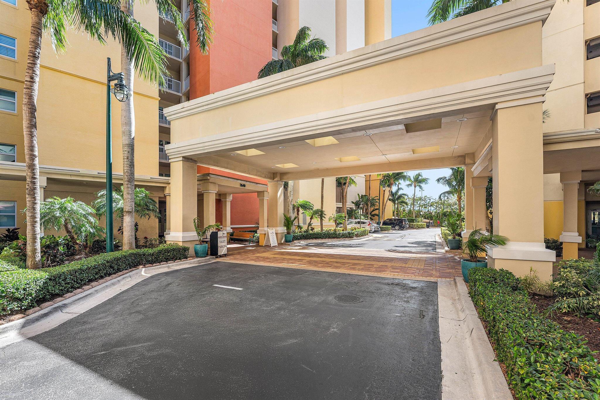 MARINA GRANDE RIVIERA BEA - Residential