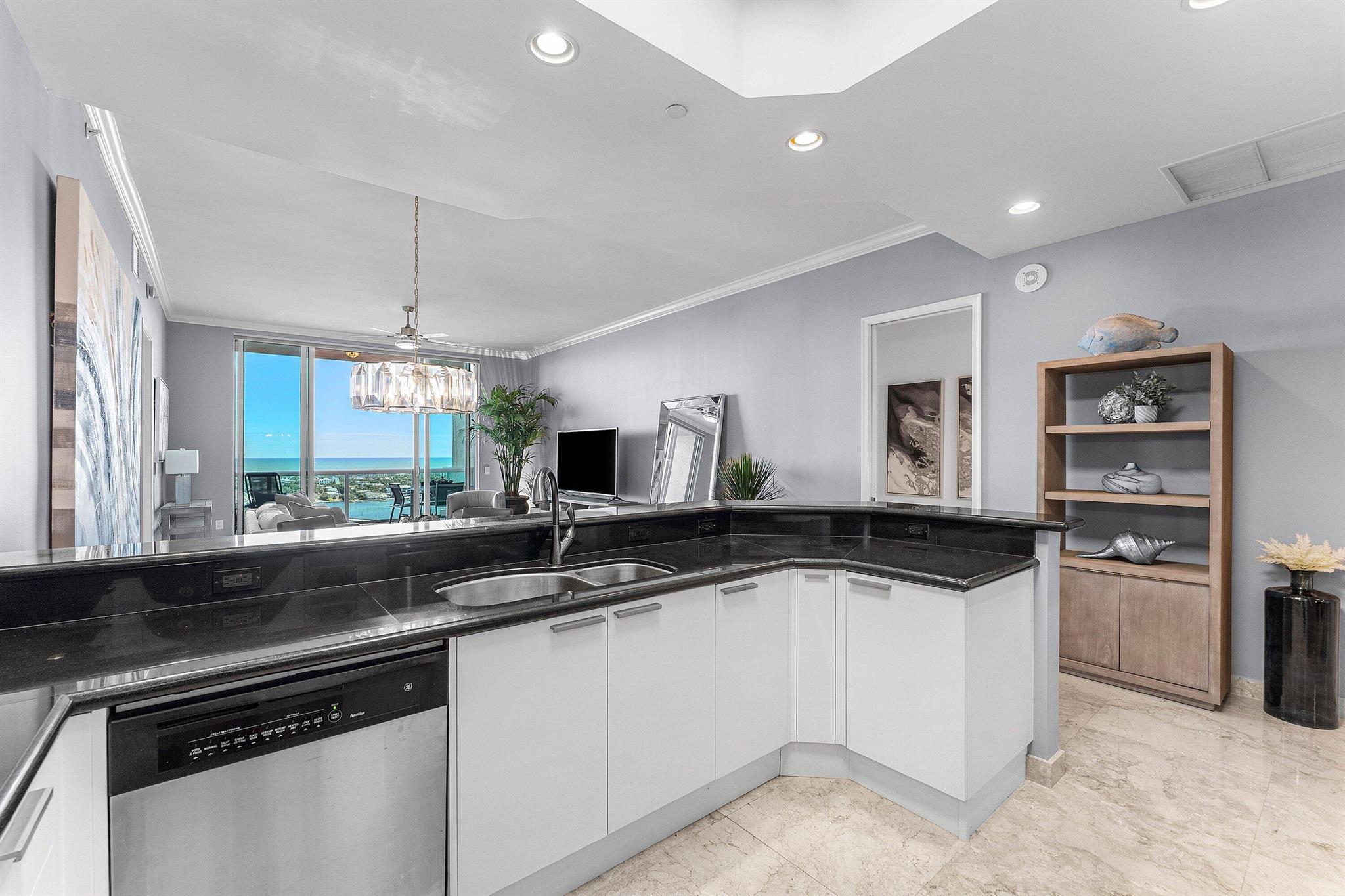 MARINA GRANDE RIVIERA BEA - Residential