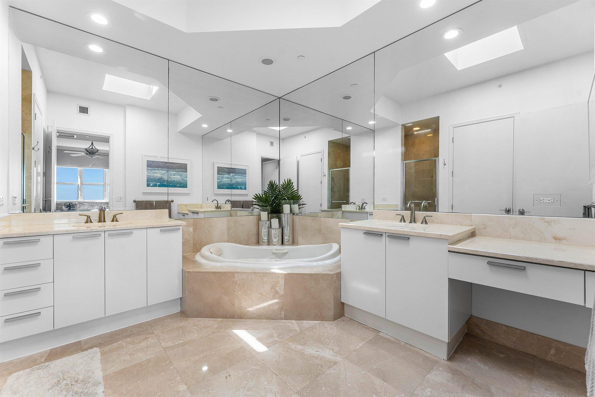 MARINA GRANDE RIVIERA BEA - Residential