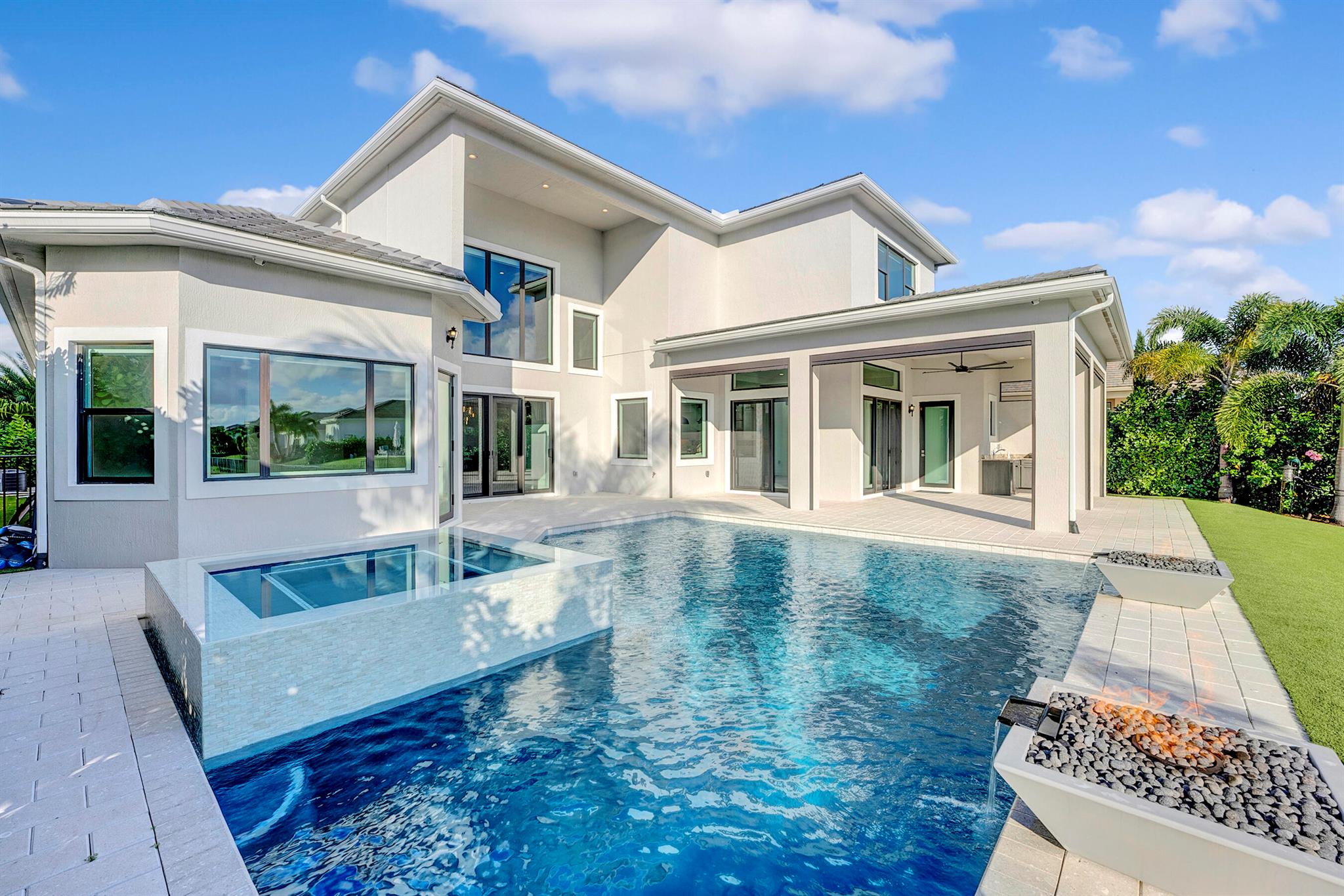 ROYAL PALM POLO - Residential