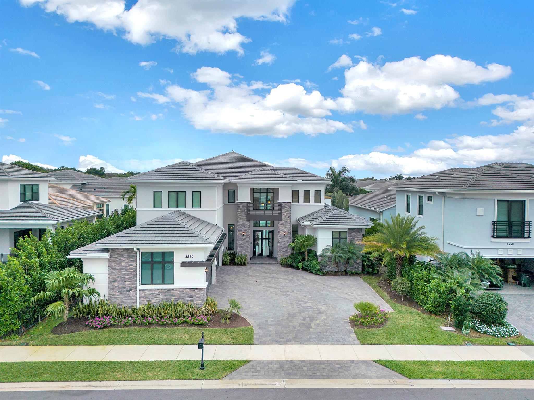 ROYAL PALM POLO - Residential