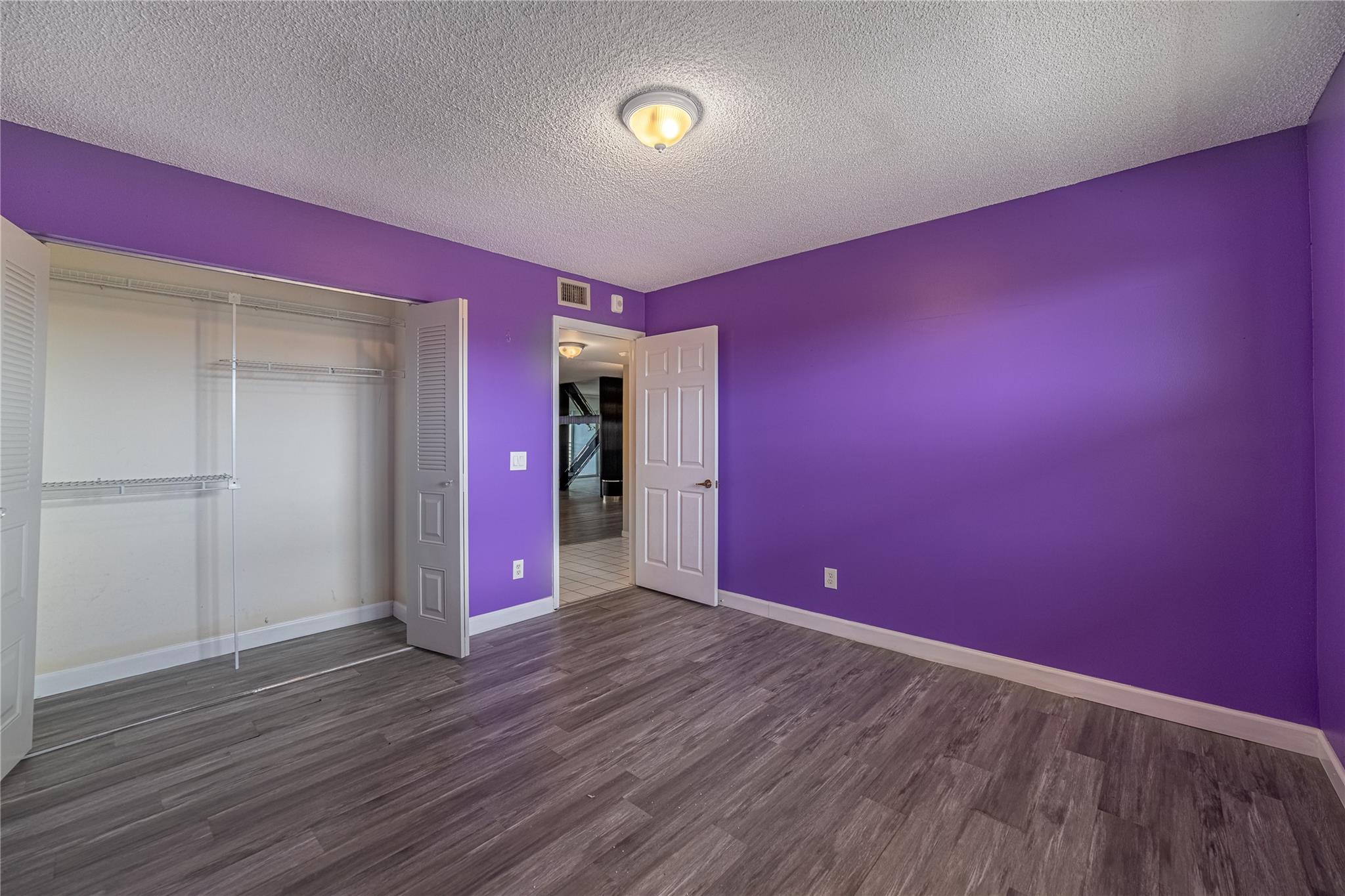 SUNRISE LAKES IV - Residential