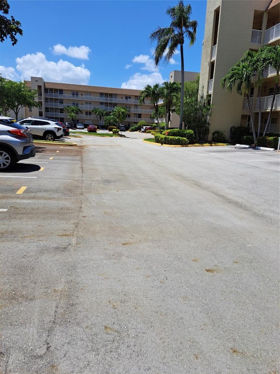 SUNRISE LAKES IV - Residential