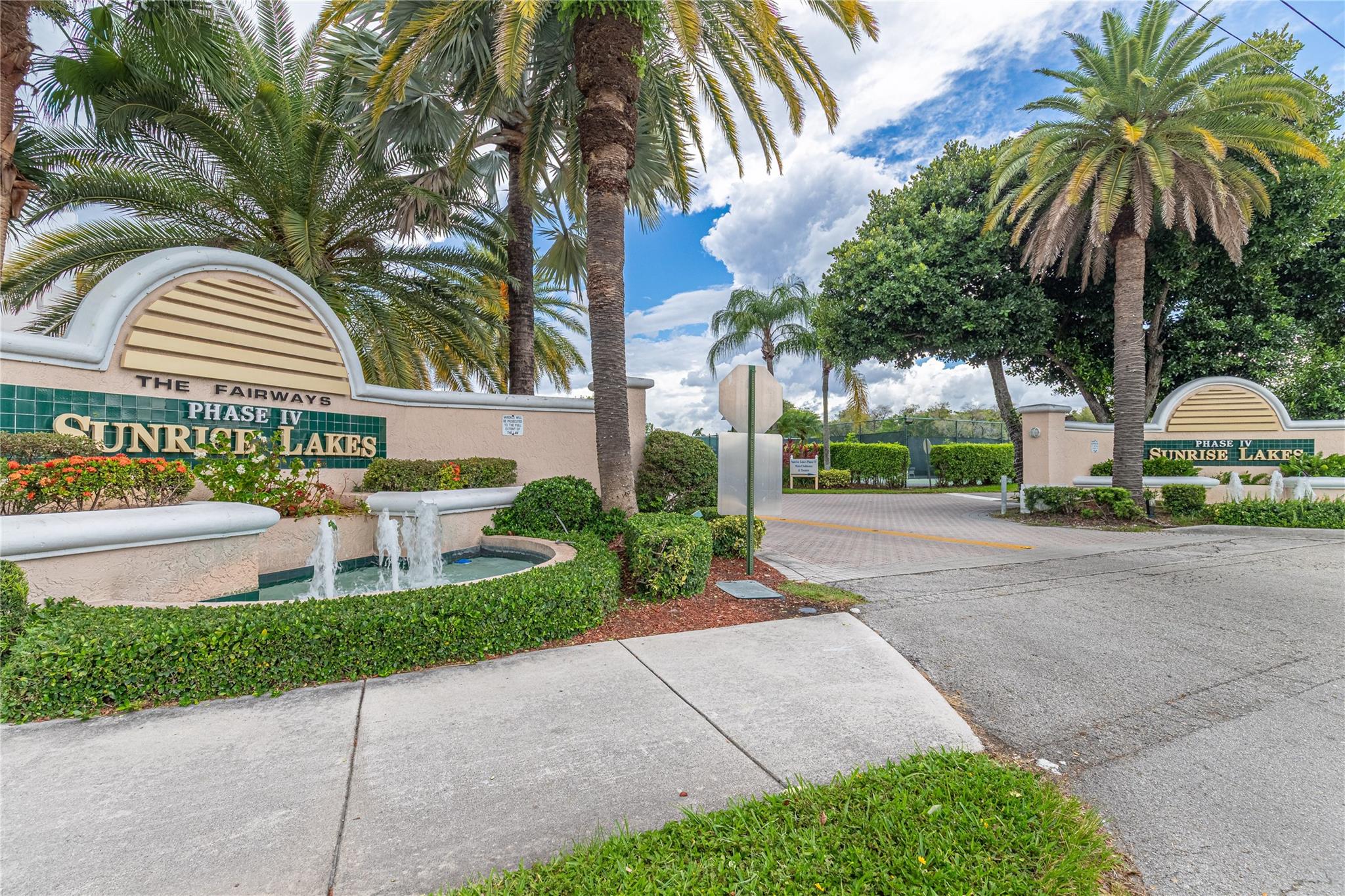 This beauty is as big as a house***Huge master with built-ins***Living/family rooms opens to a screened porch***Porch looks out to the beautiful green areas at the back of the complex***4TH floor with no neighbors above***In-unit washer and dryer for your convenience ***Come on home***