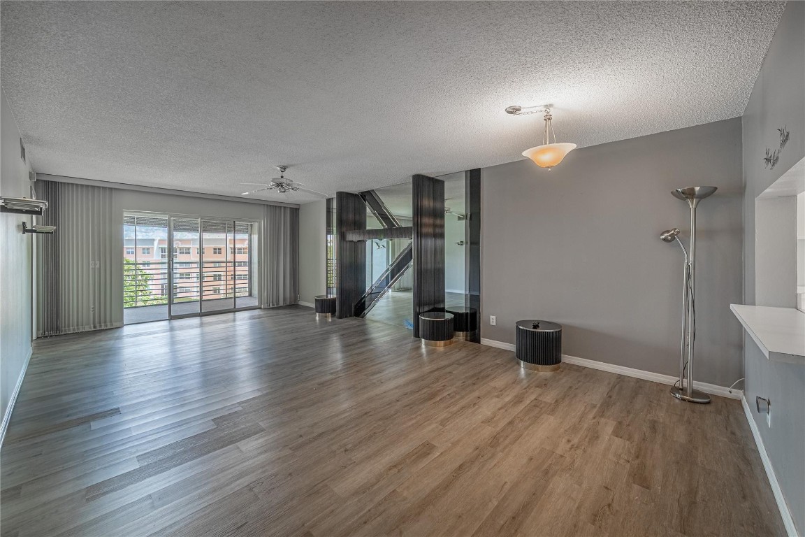 SUNRISE LAKES IV - Residential