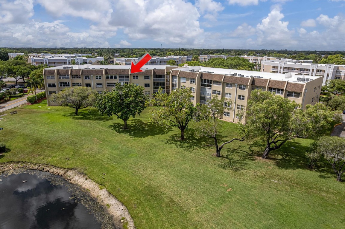 SUNRISE LAKES IV - Residential