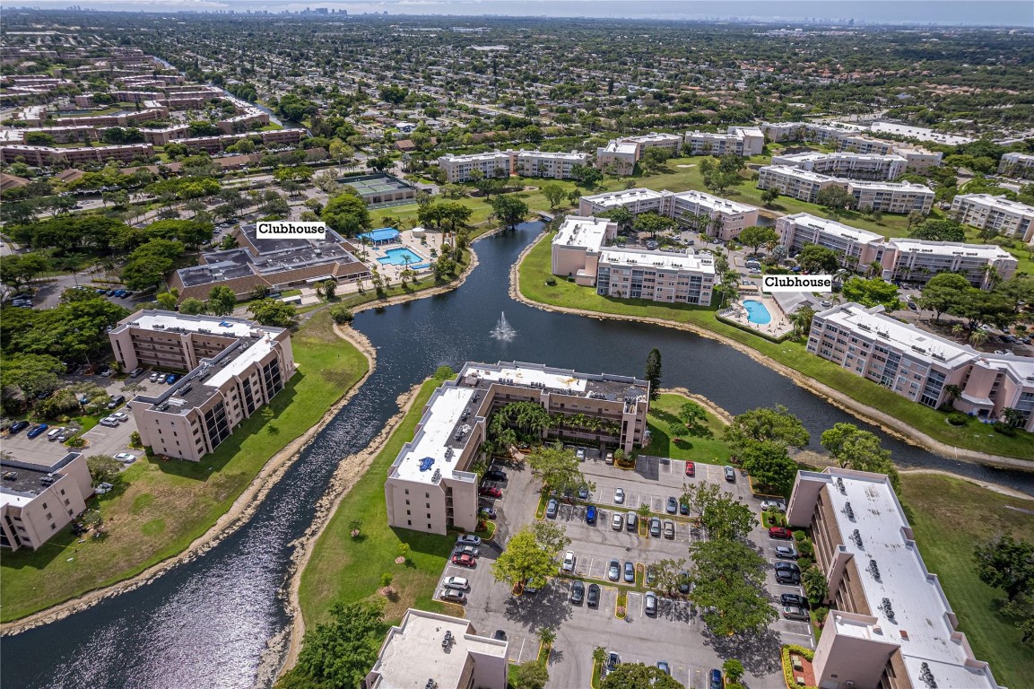 SUNRISE LAKES IV - Residential