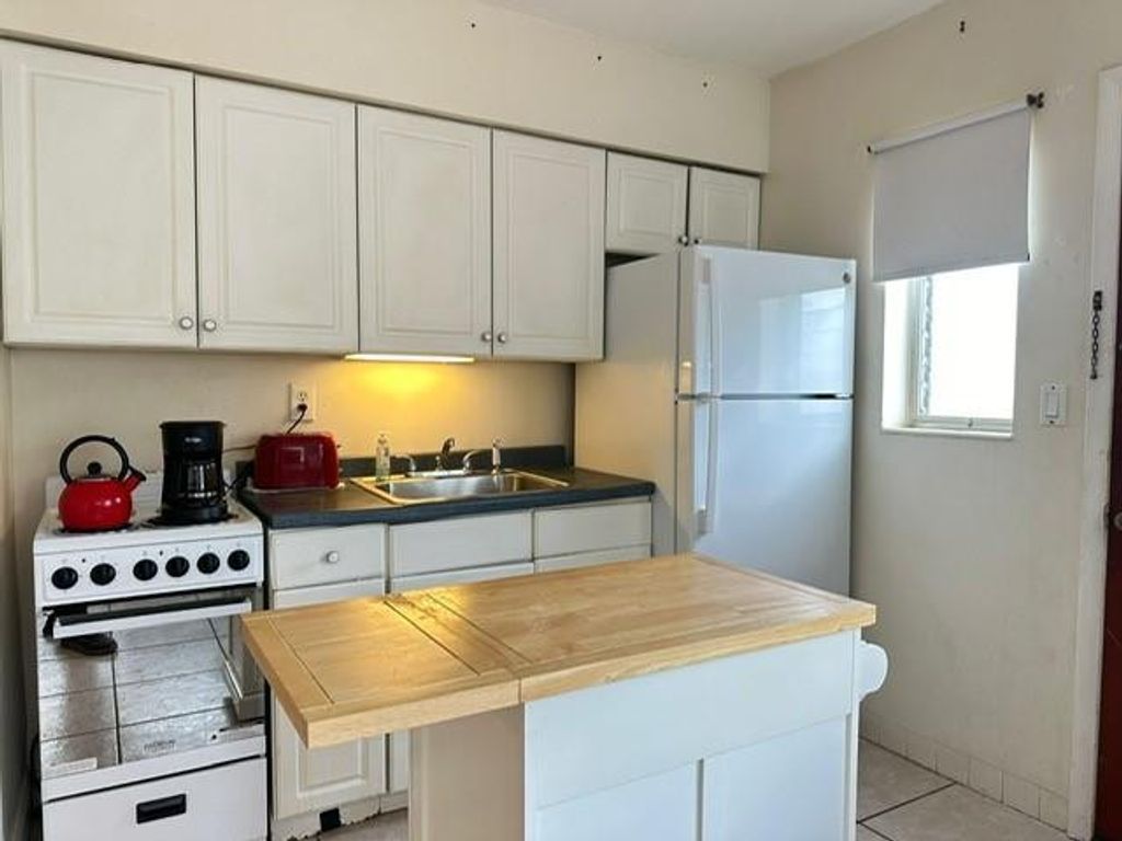 Photo of 3312 SE 5th Street, Pompano Beach, FL 33062 (MLS # F10469024)