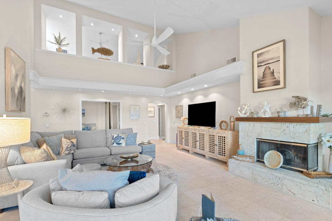 RIDGE AT THE BLUFFS - Residential Lease