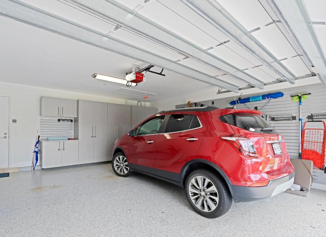 RIDGE AT THE BLUFFS - Residential Lease