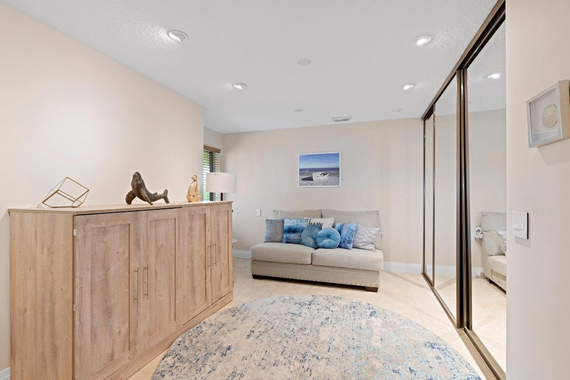 RIDGE AT THE BLUFFS - Residential Lease