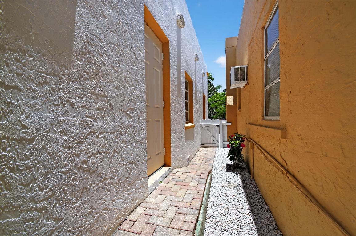 LAKE WORTH TOWN OF - Residential