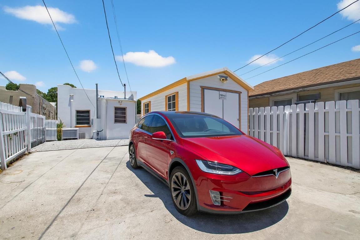 LAKE WORTH TOWN OF - Residential