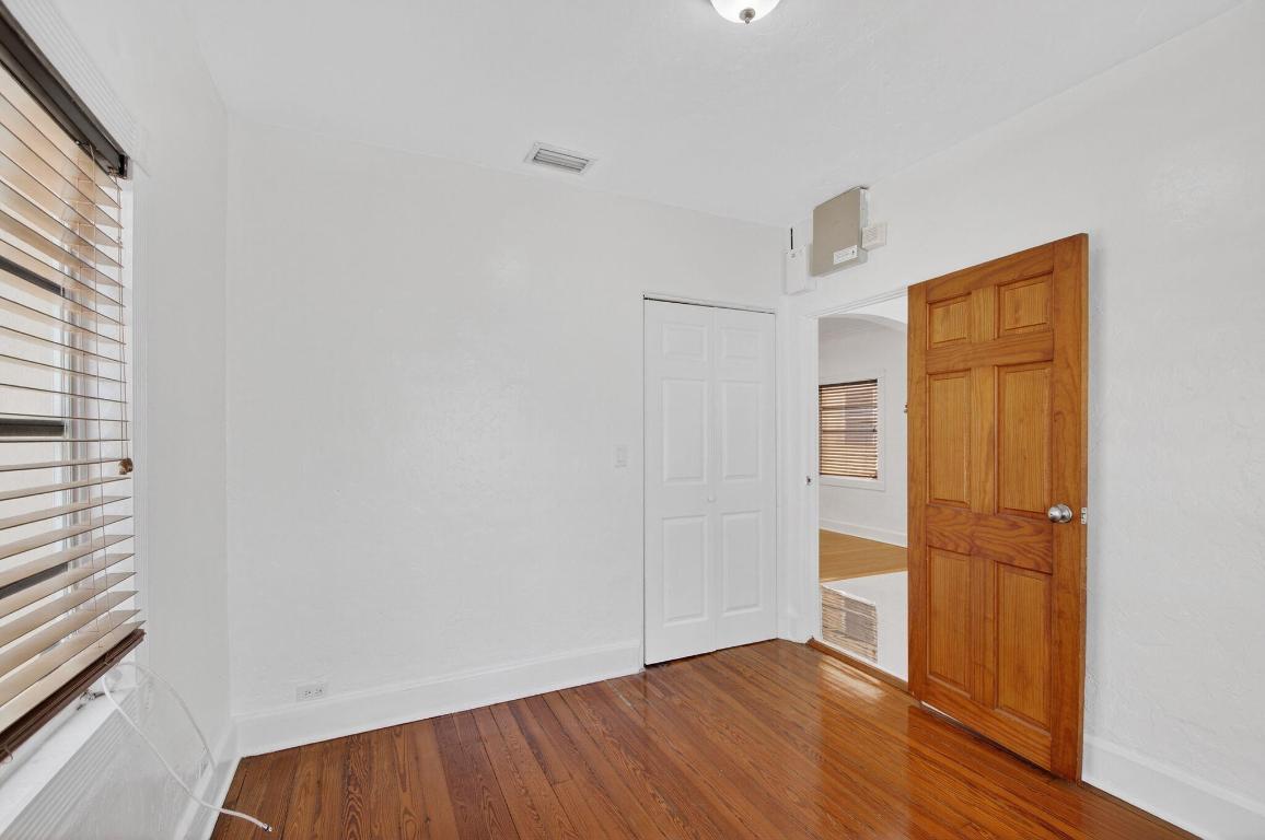 LAKE WORTH TOWN OF - Residential