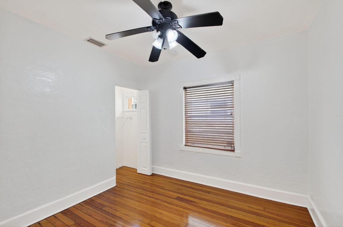 LAKE WORTH TOWN OF - Residential