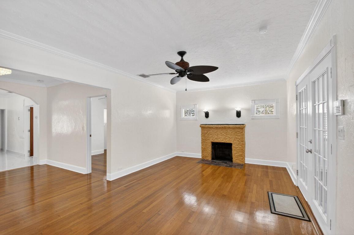 LAKE WORTH TOWN OF - Residential