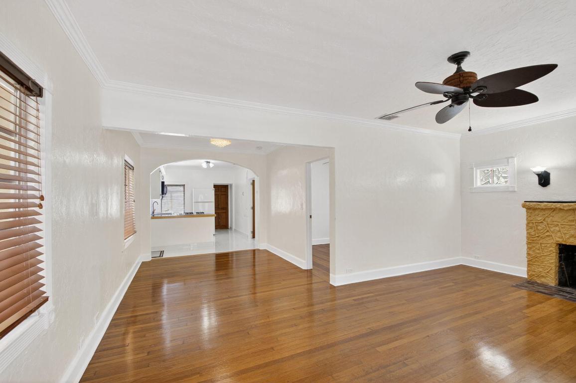 LAKE WORTH TOWN OF - Residential