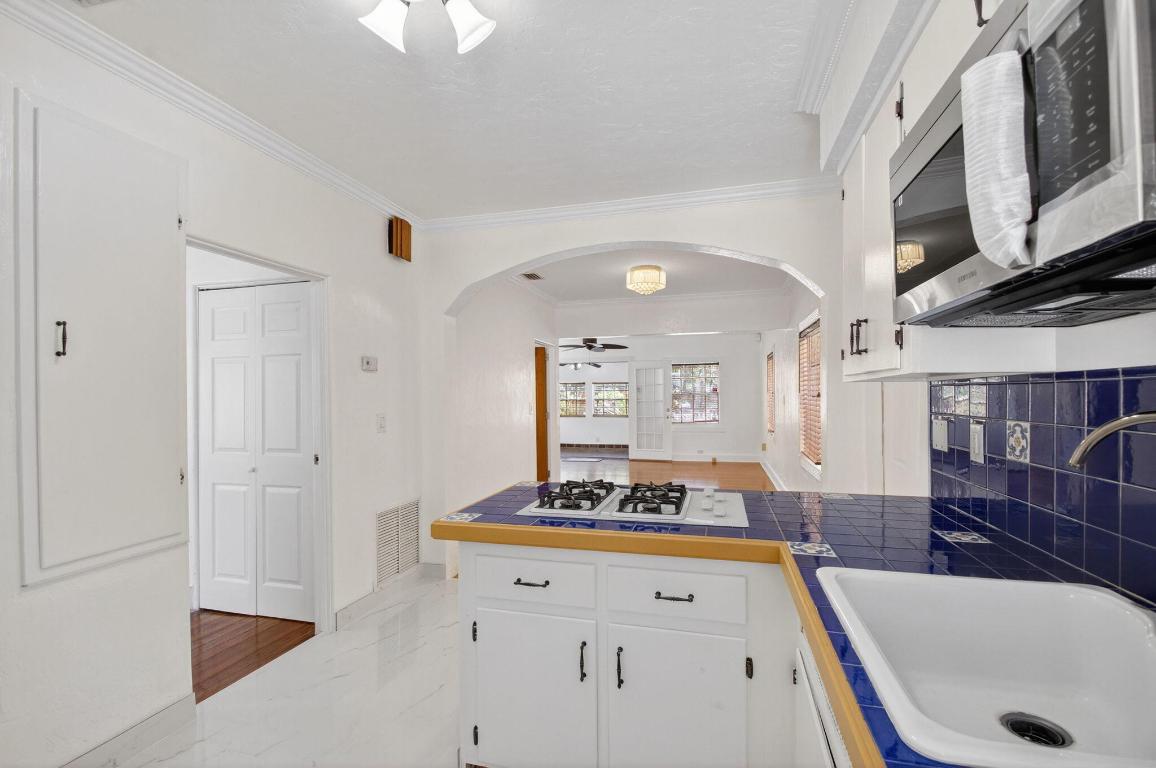 LAKE WORTH TOWN OF - Residential