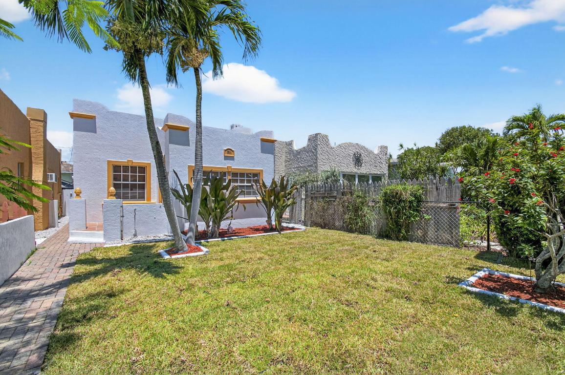 LAKE WORTH TOWN OF - Residential