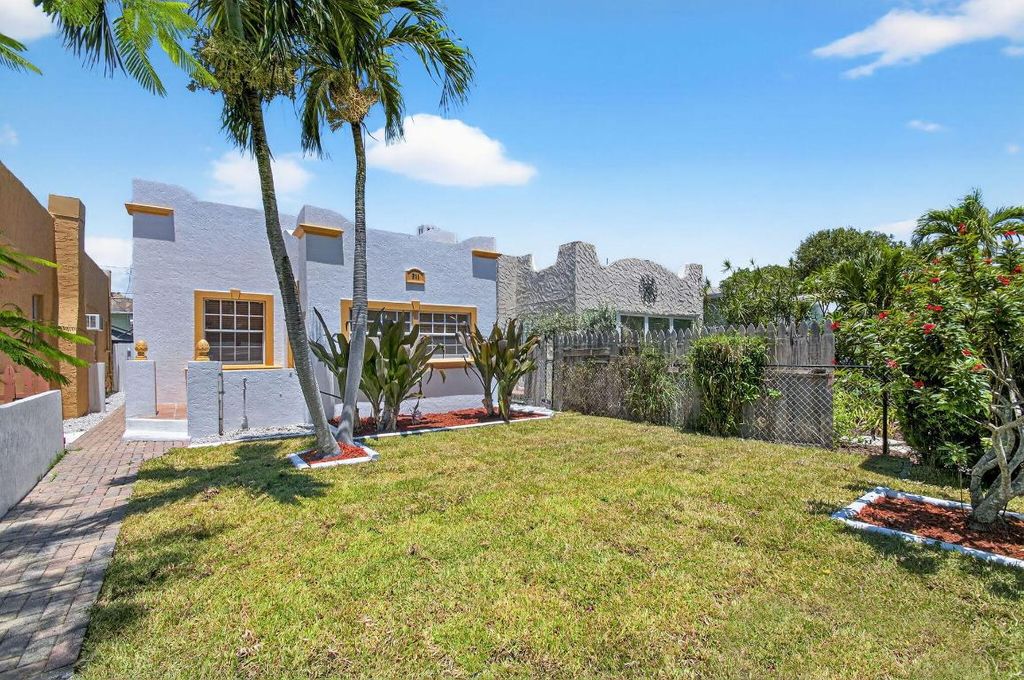 Photo of 511 S K Street, Lake Worth Beach, FL 33460 (MLS # R11099517)