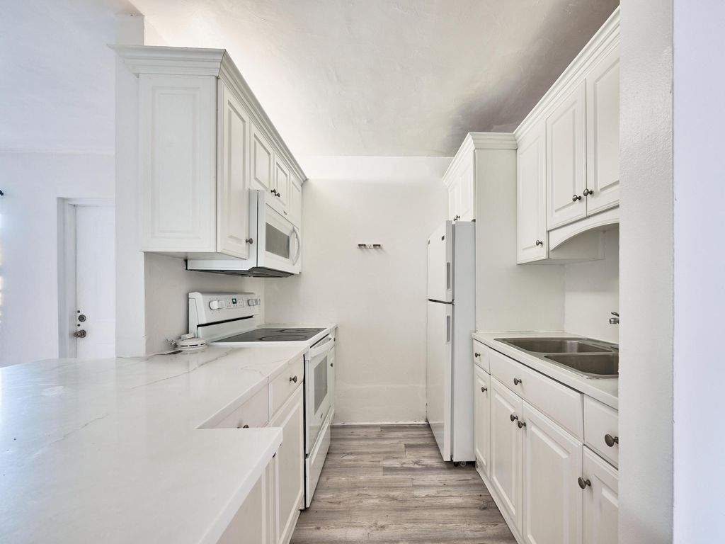 Photo of 21 Crossings B Circle #B, Boynton Beach, FL 33435 (MLS # R11039330)