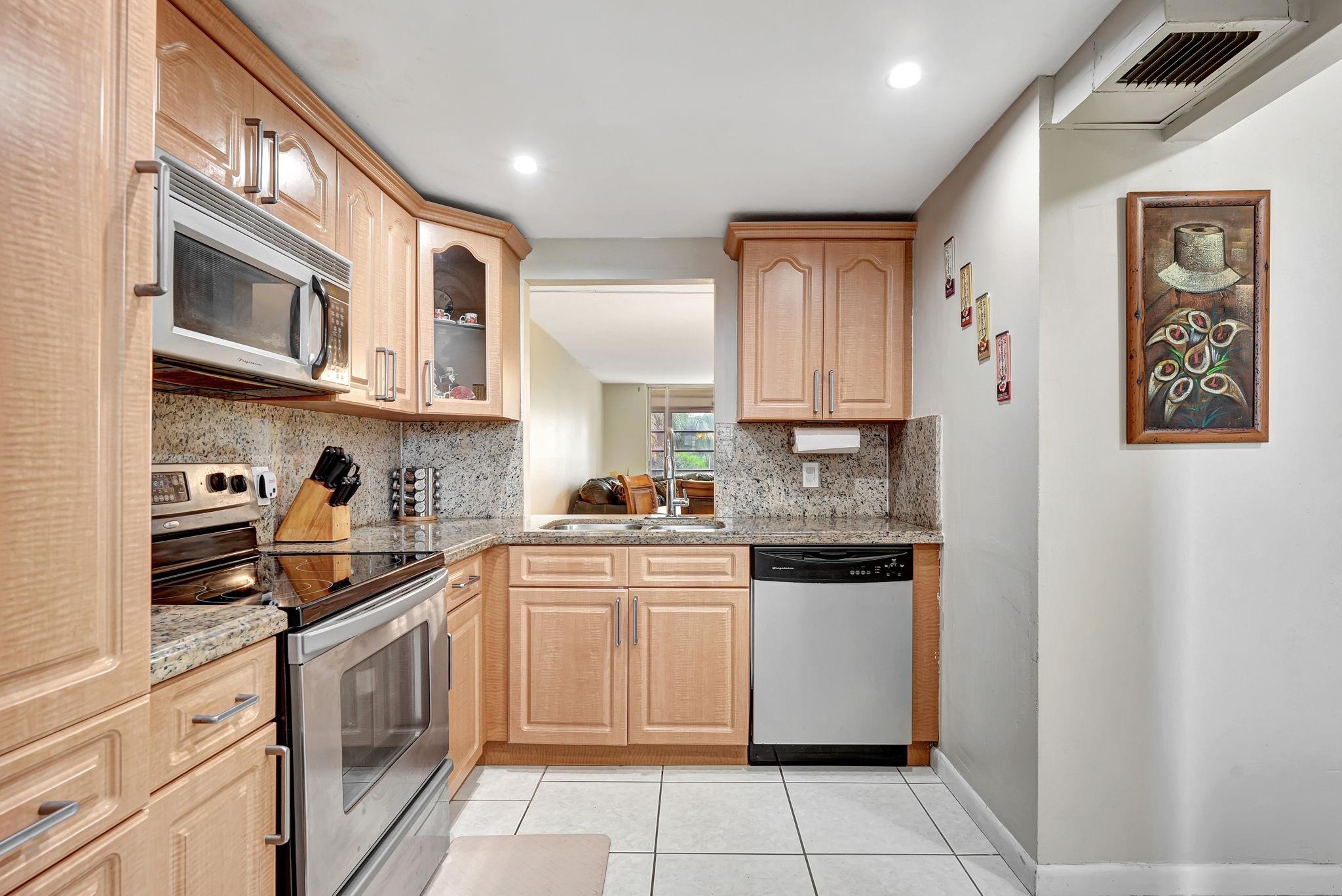 2571 Aragon Blvd 322