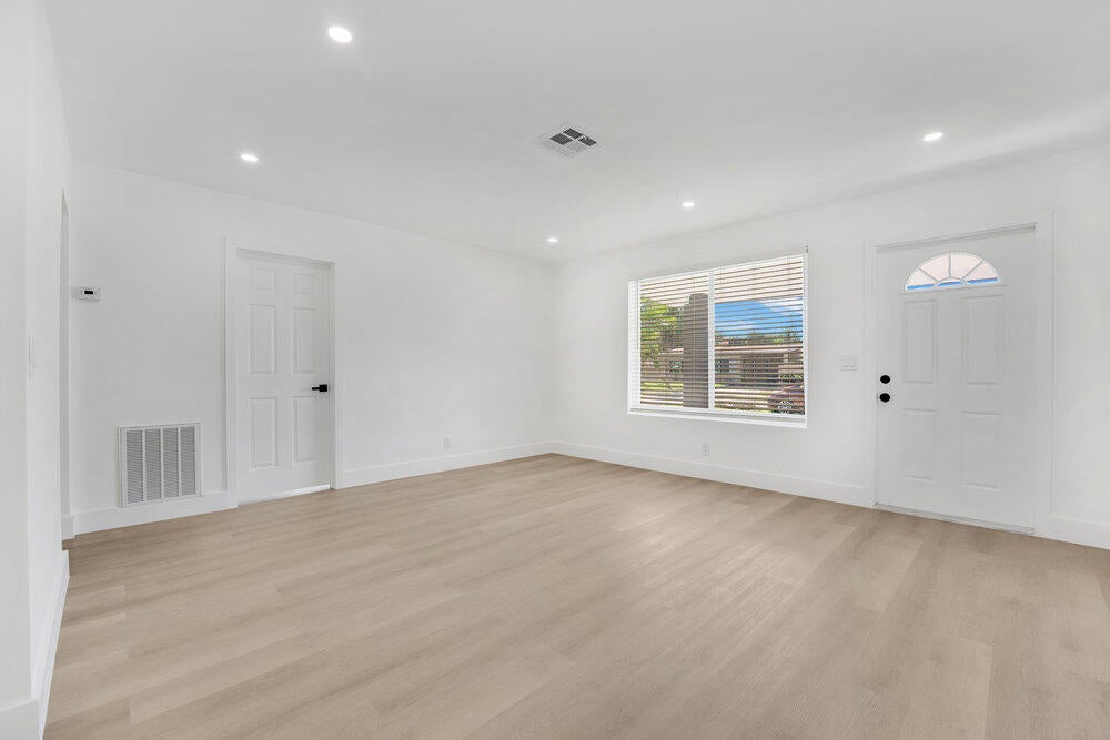 131 SE 4th Avenue