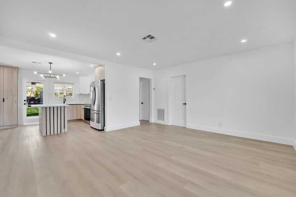 131 SE 4th Avenue