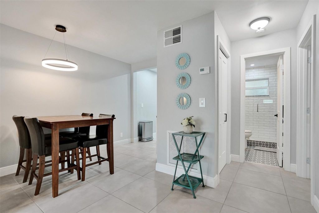 Photo of 901 SE 14th Court #3, Fort Lauderdale, FL 33316 (MLS # F10543260)