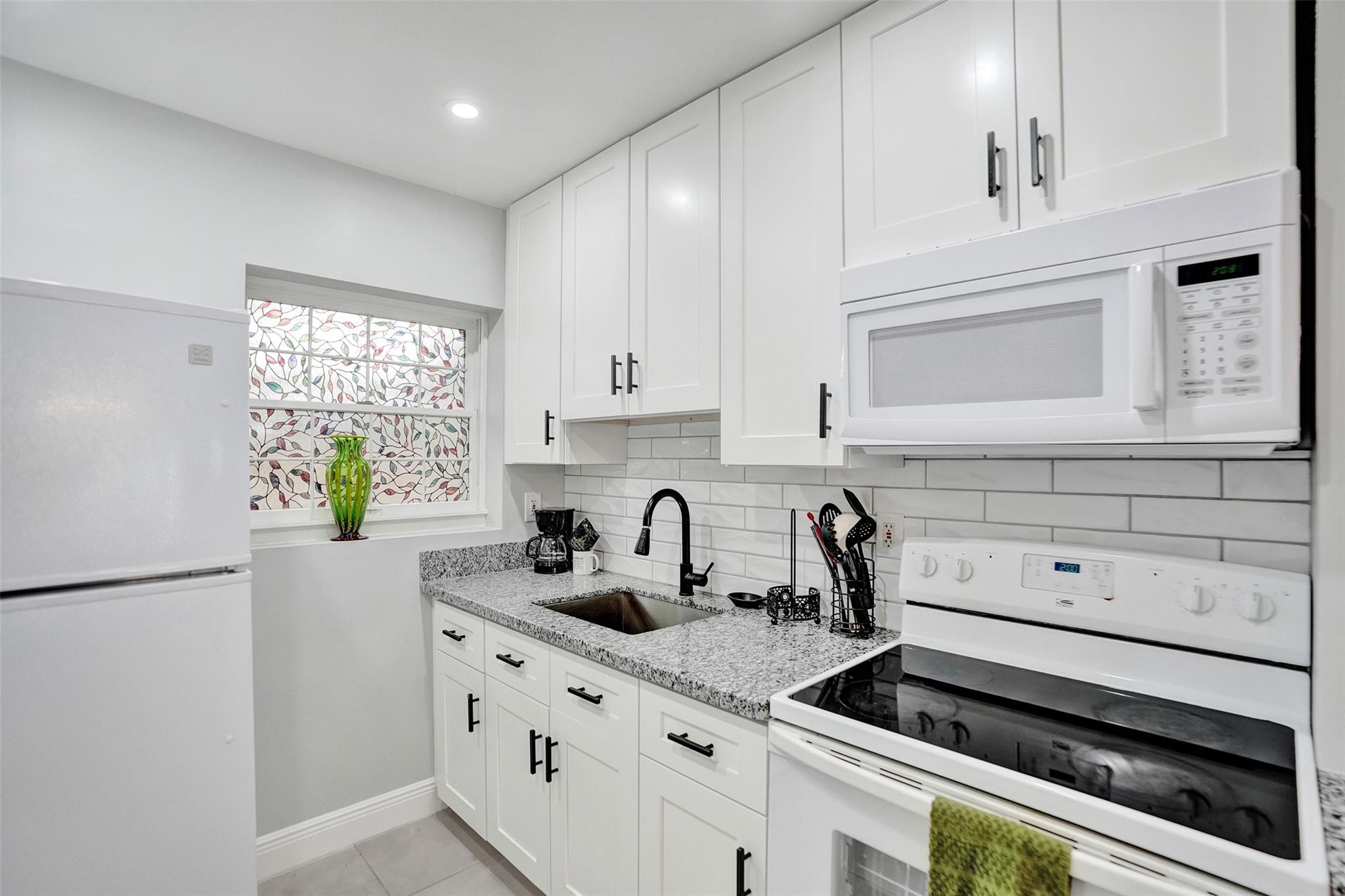 Everglade Land Sales Co F - Residential Lease