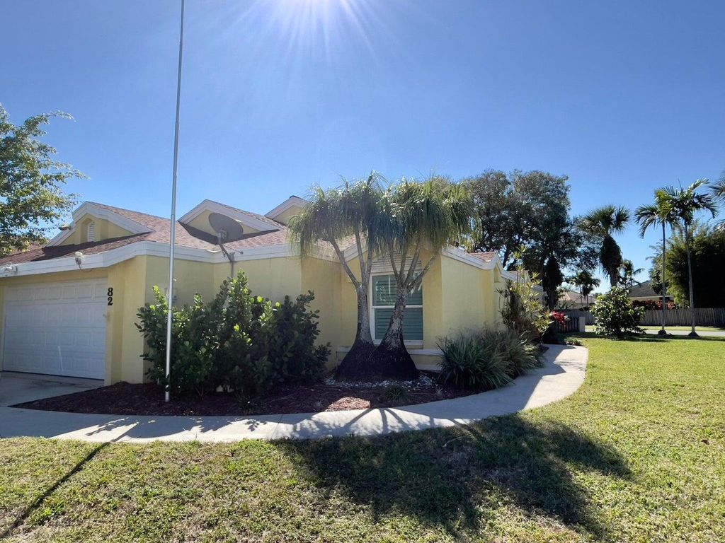 Photo of 82 Sandpiper Way, Boynton Beach, FL 33436 (MLS # R11097426)