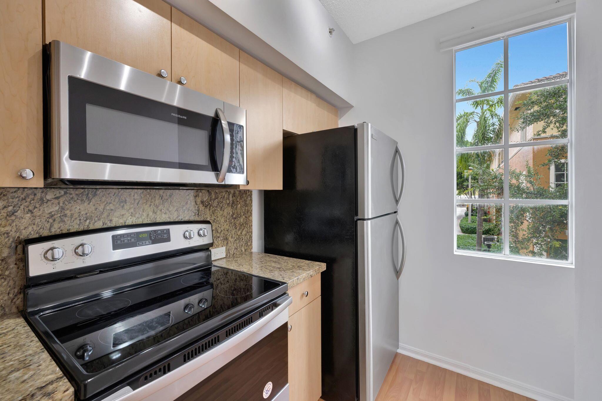 2911 NE 185th Street 2103