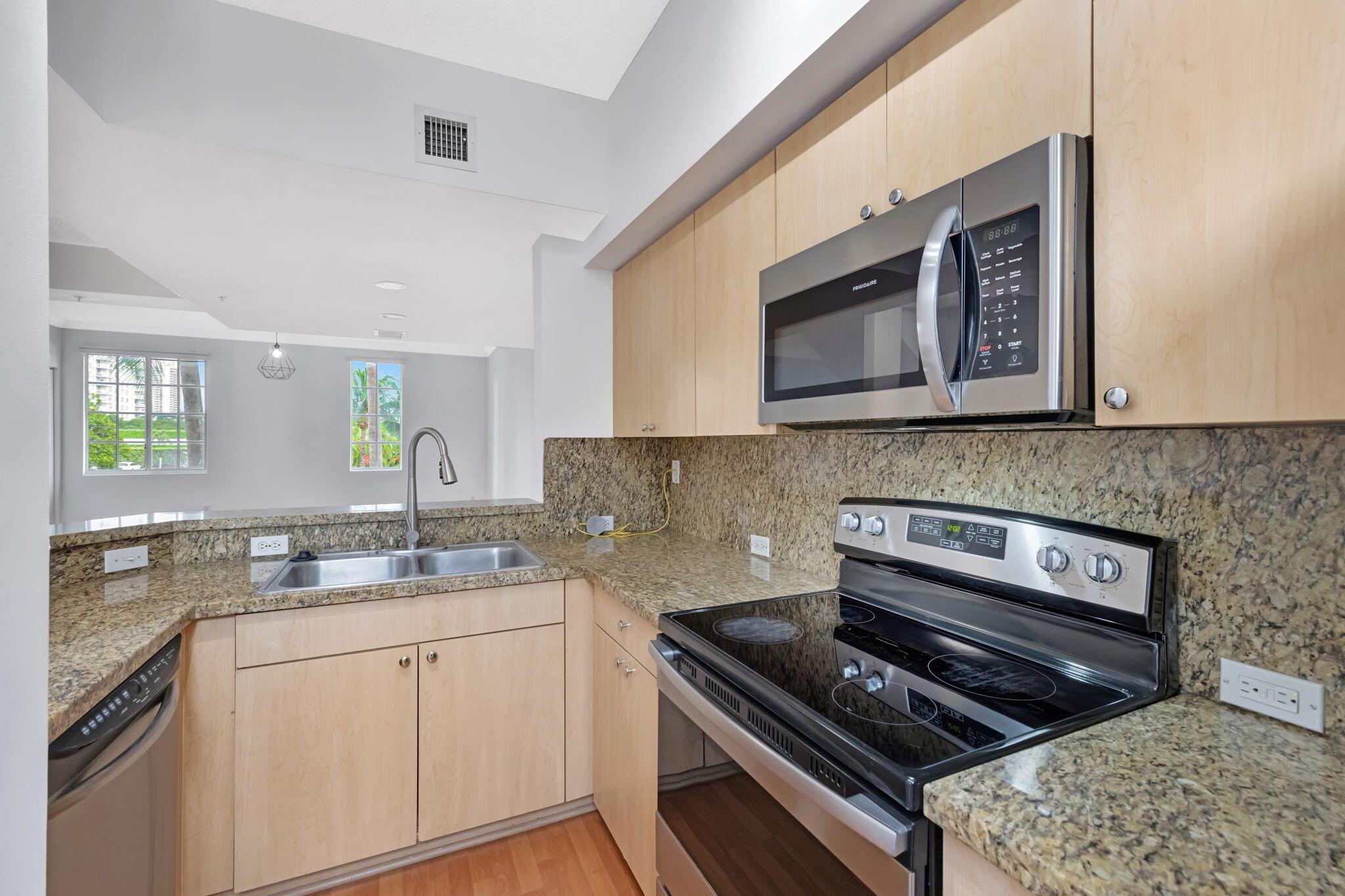 2911 NE 185th Street 2103
