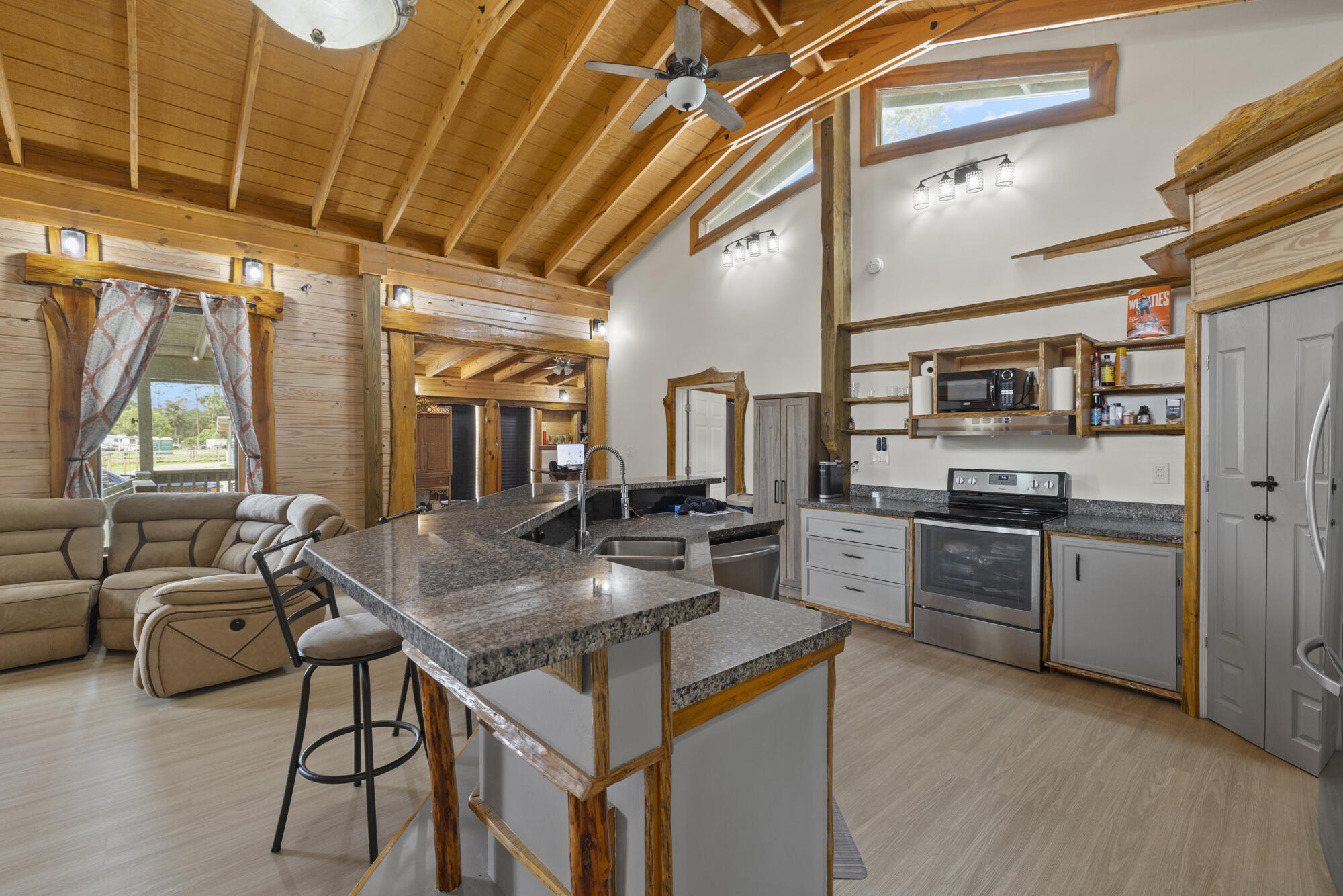 LOXAHATCHEE GROVES - Residential Lease