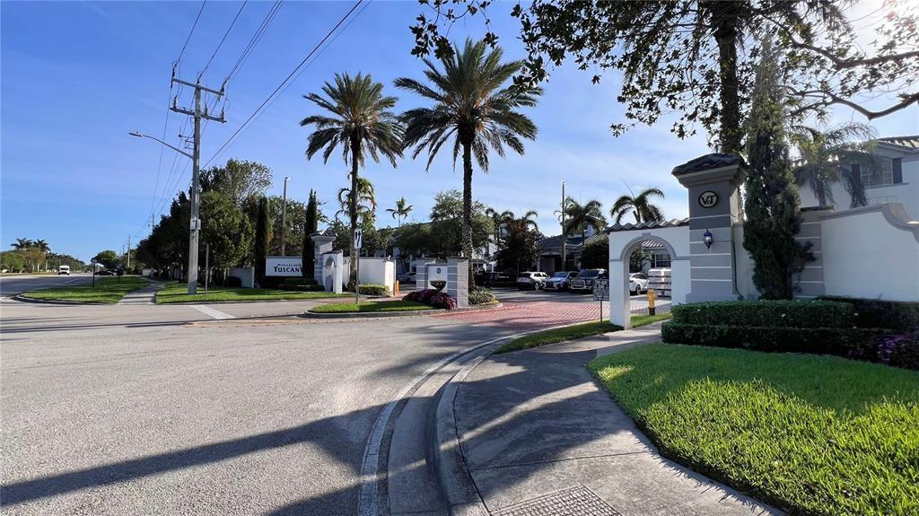 735 SW 148th Ave 1704