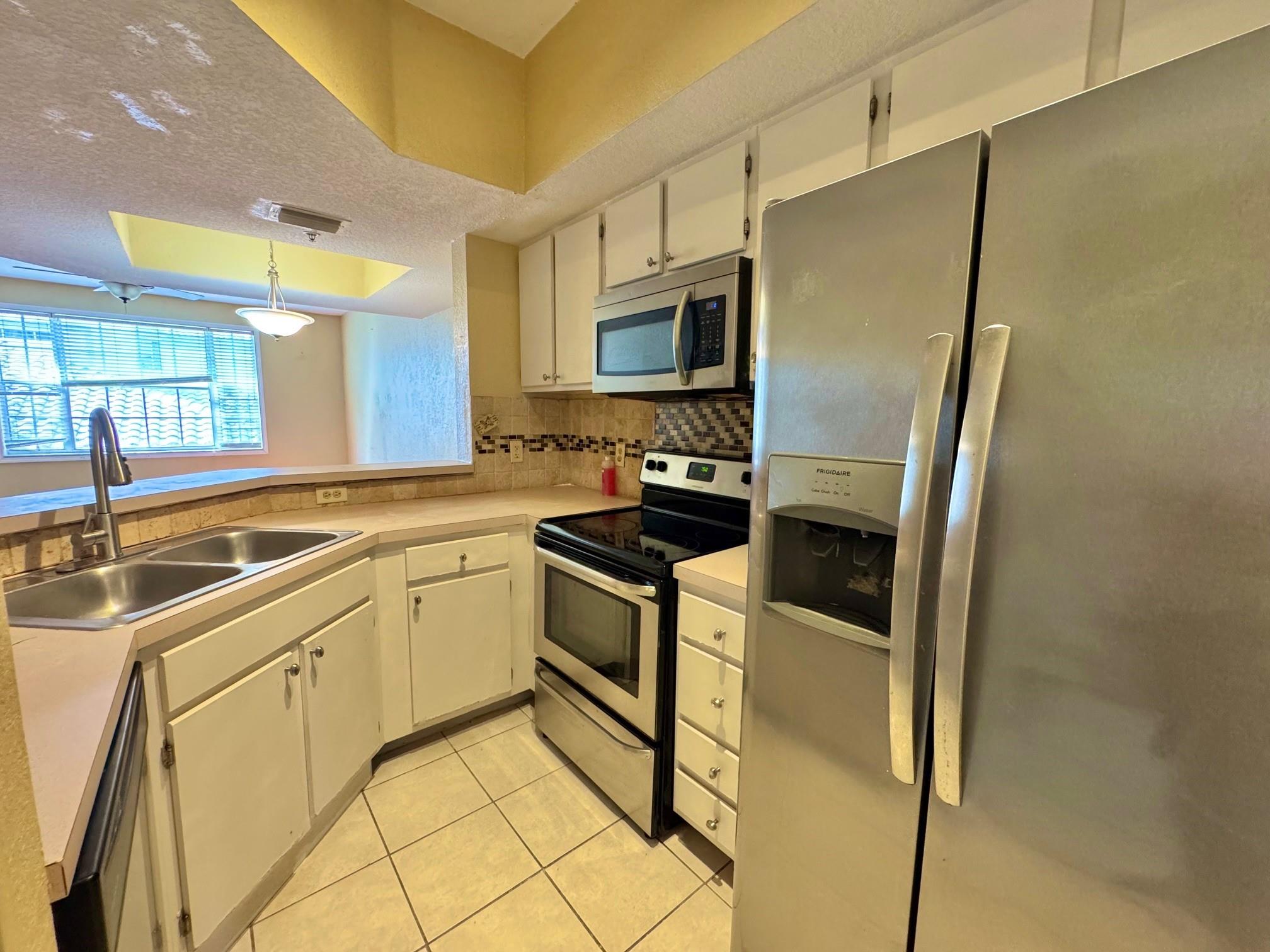 735 SW 148th Ave 1704