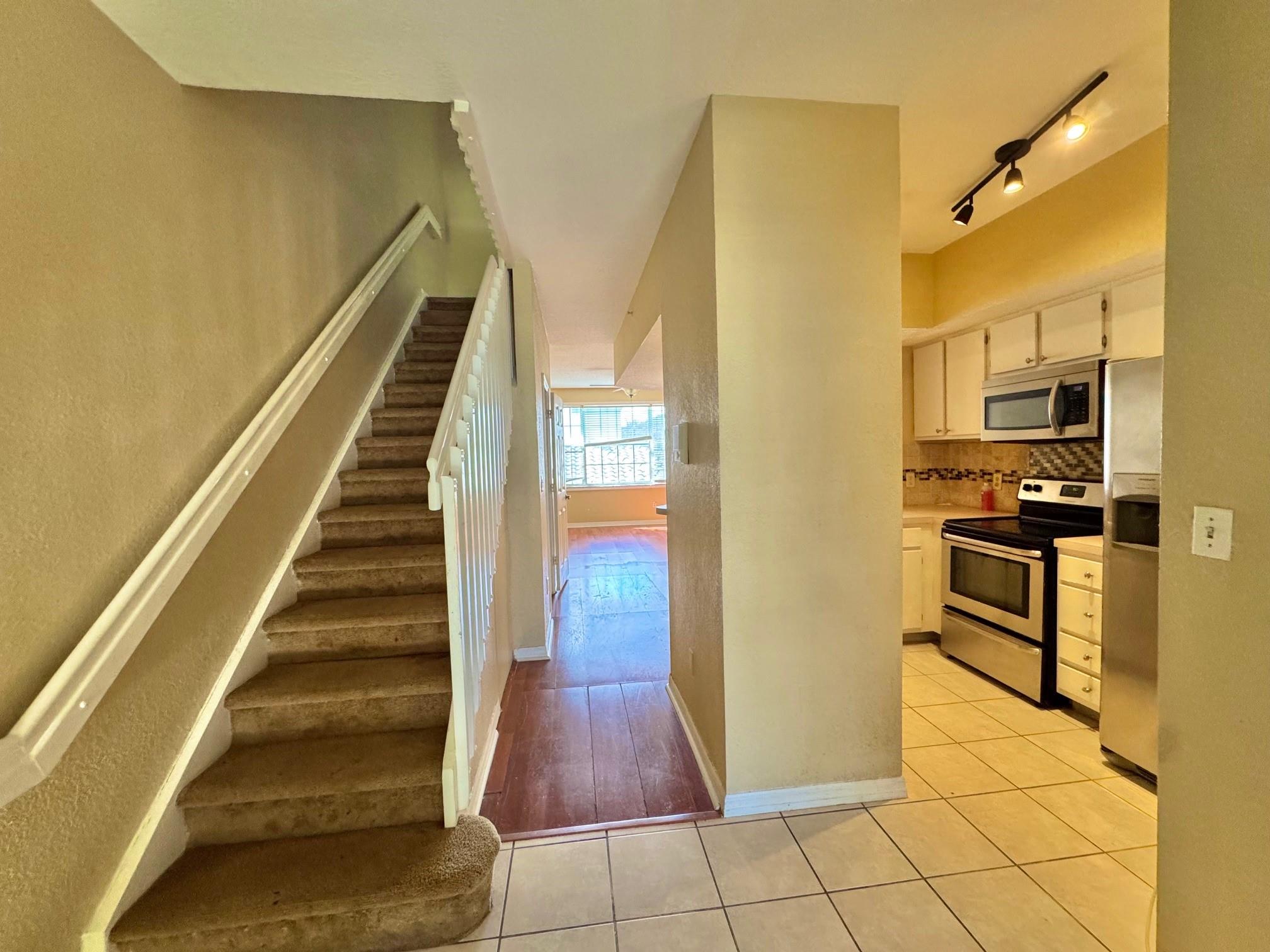 735 SW 148th Ave 1704