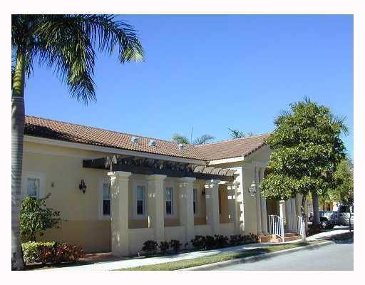 SHOMA COURTYARDS II AT ROYAL PALM CONDOM - Residential Lease