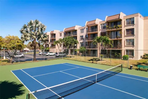 13020 SW 92nd Ave Unit A309, Miami, FL MLS: F10492204