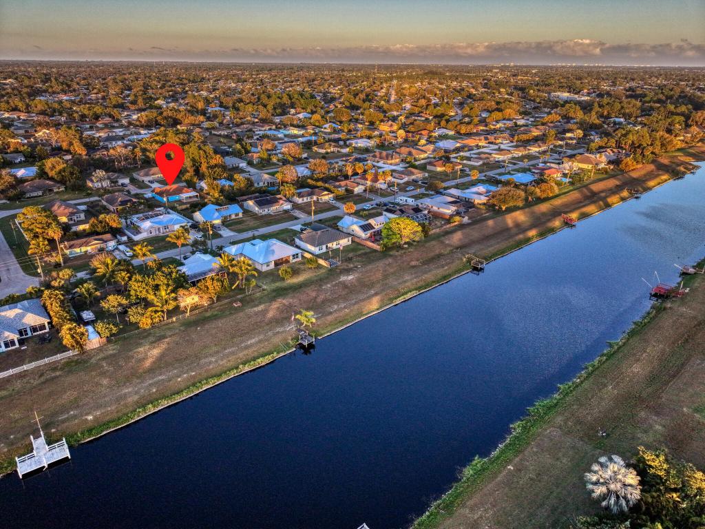 982 SW Worcester Lane