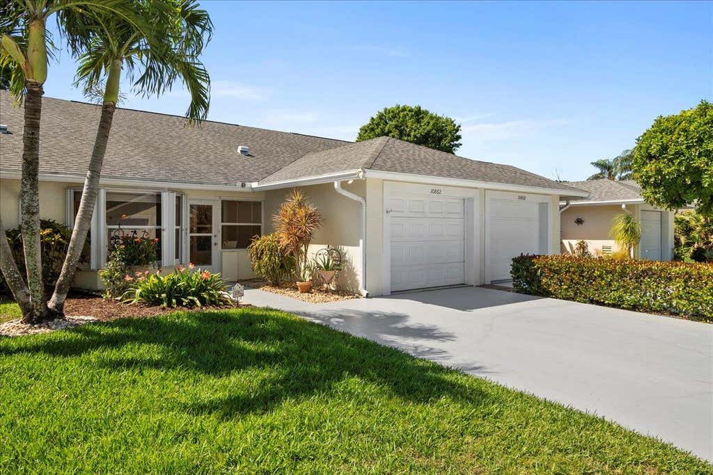 Photo of 10862 SE Sea Pines Circle, Hobe Sound, FL 33455 (MLS # R11081268)