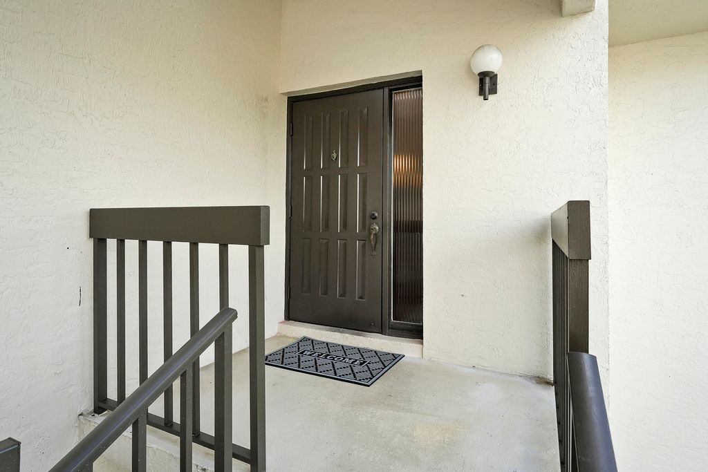 Photo of 402 Wingfoot Drive #B, Jupiter, FL 33458 (MLS # R11130453)