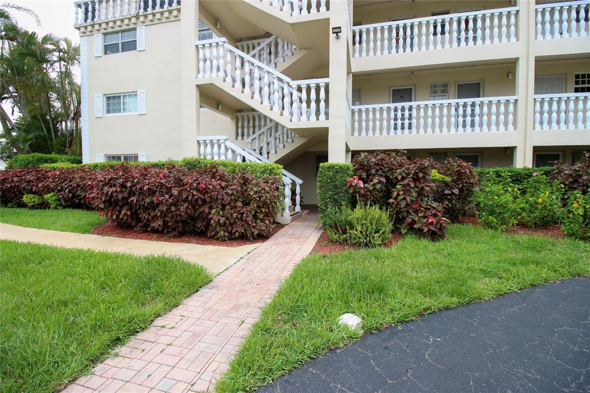 BRIARWOOD CLUB - Residential