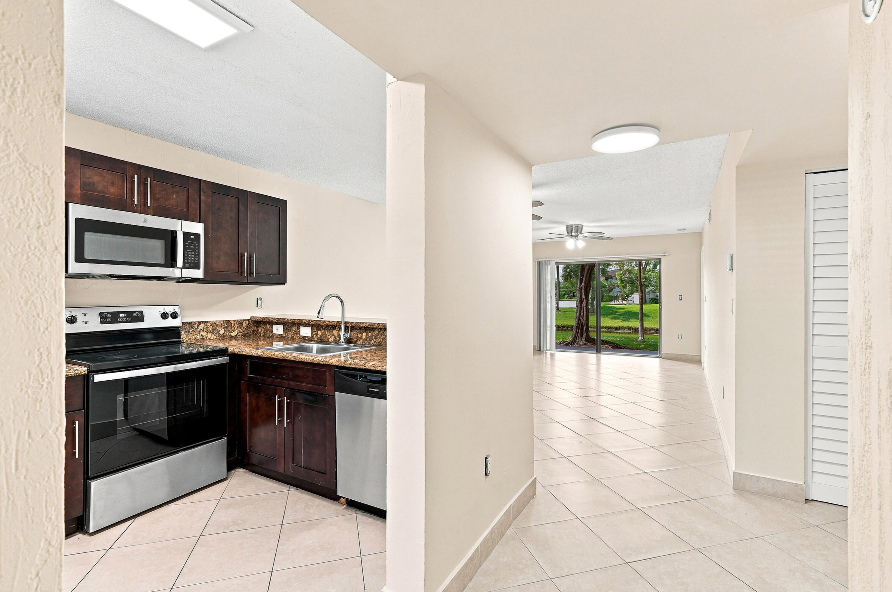 9938 NOB HILL Lane 9938