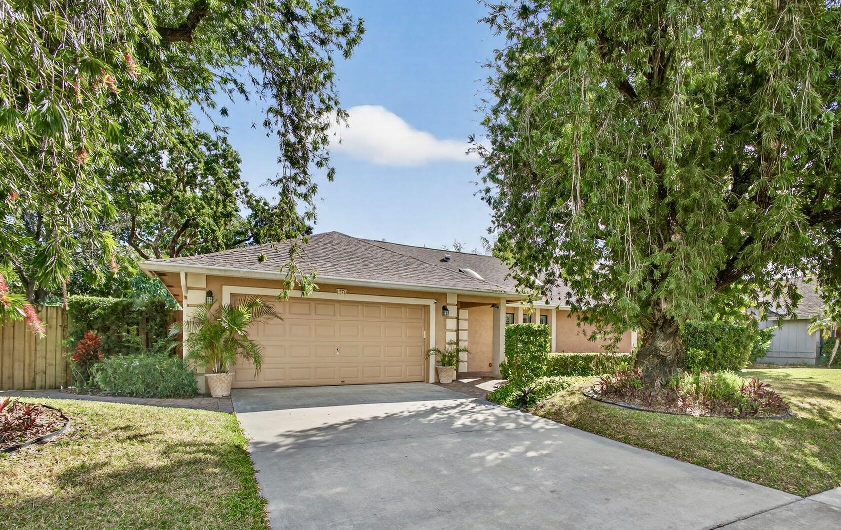 SOUTH SHORE 2 OF WELLINGTON - Residential