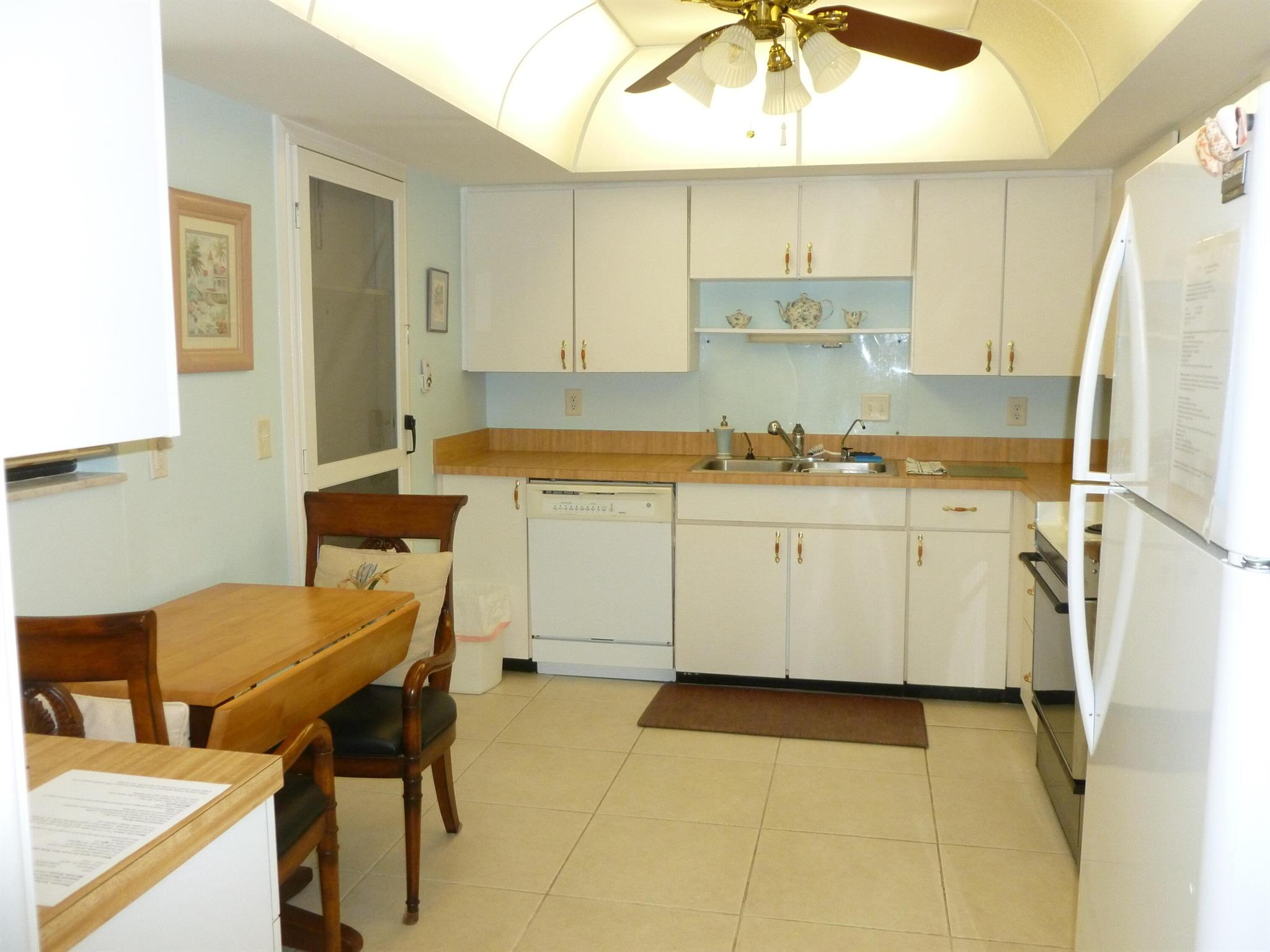 TURTLE CREEK APARTMENT BU - Residential Lease